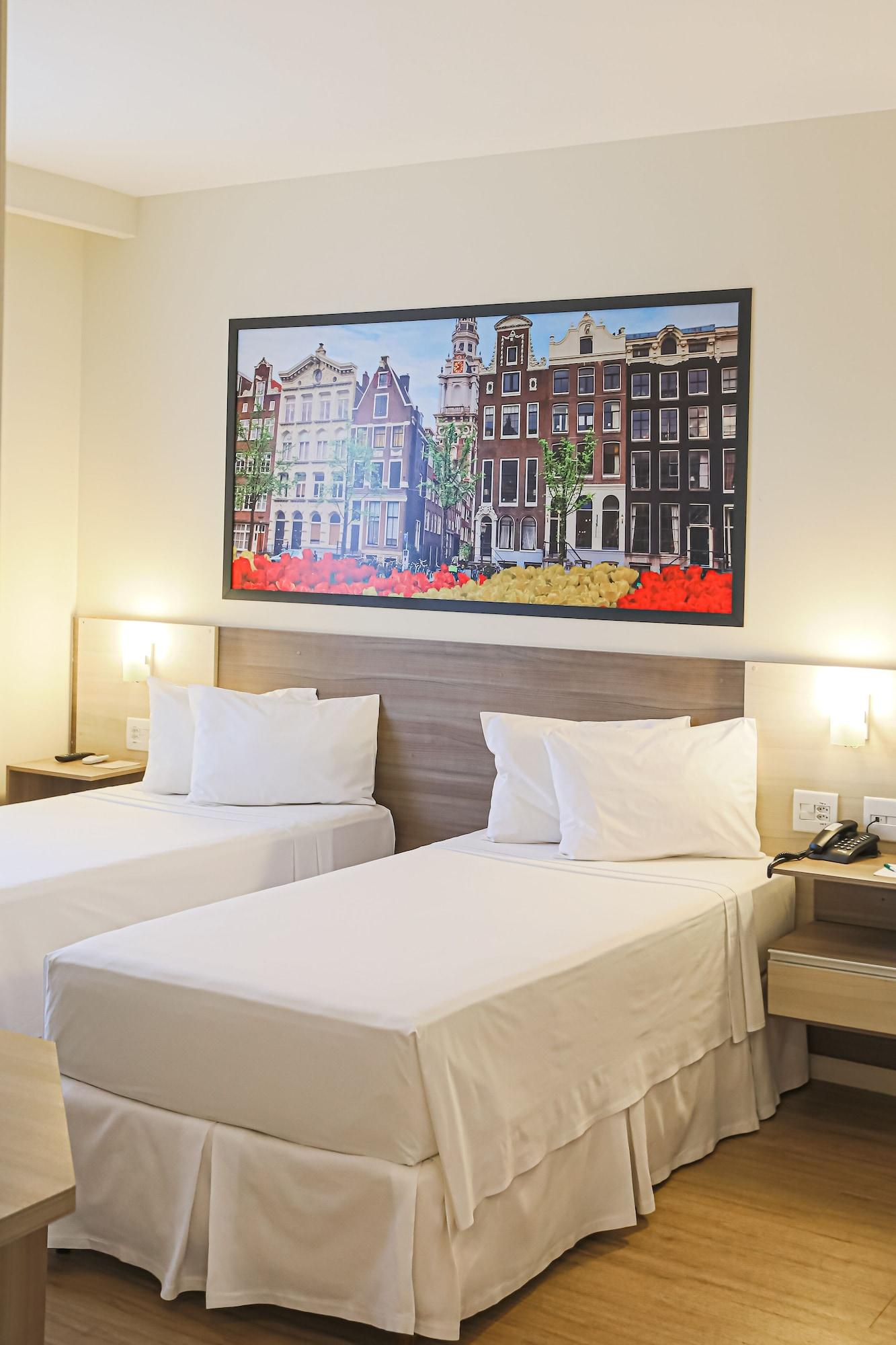 Hotel Amsterdam Монтис Кларос Екстериор снимка