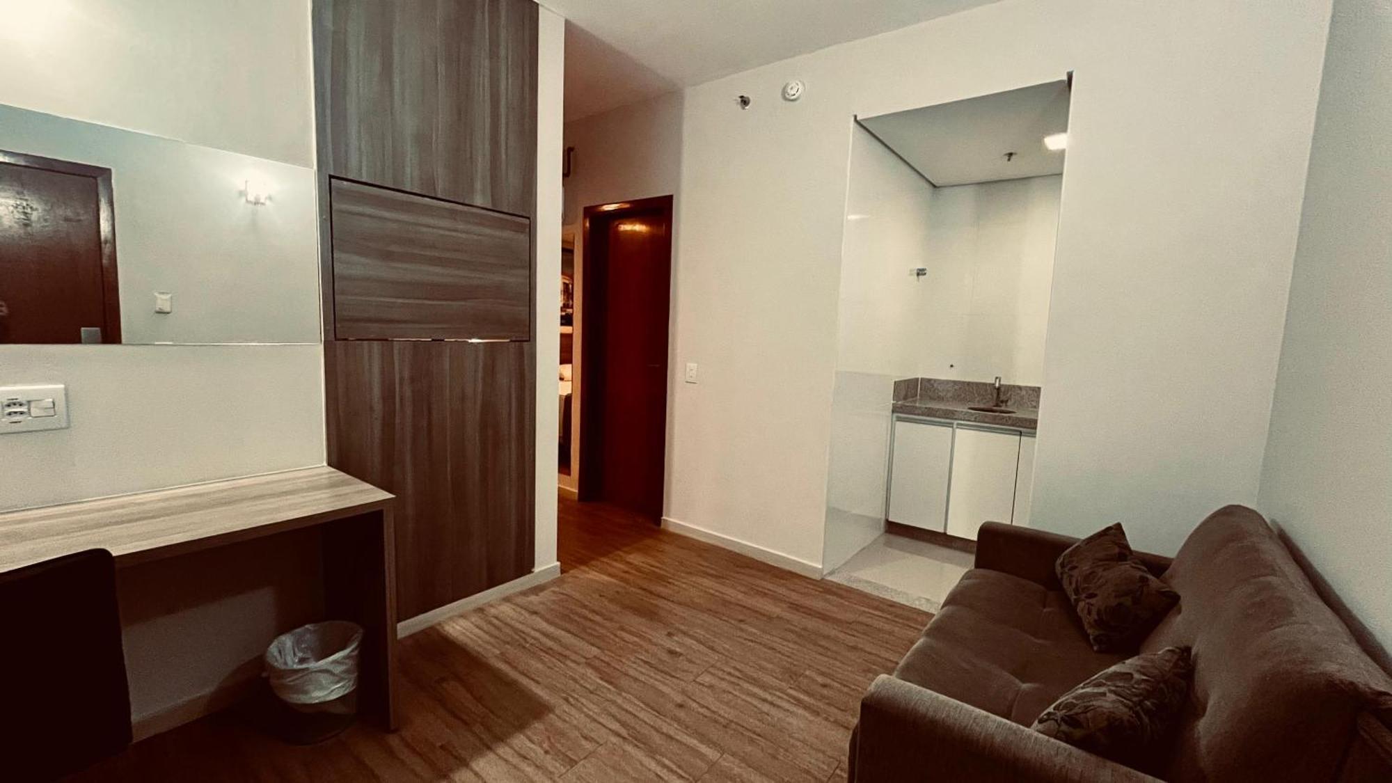 Hotel Amsterdam Монтис Кларос Екстериор снимка