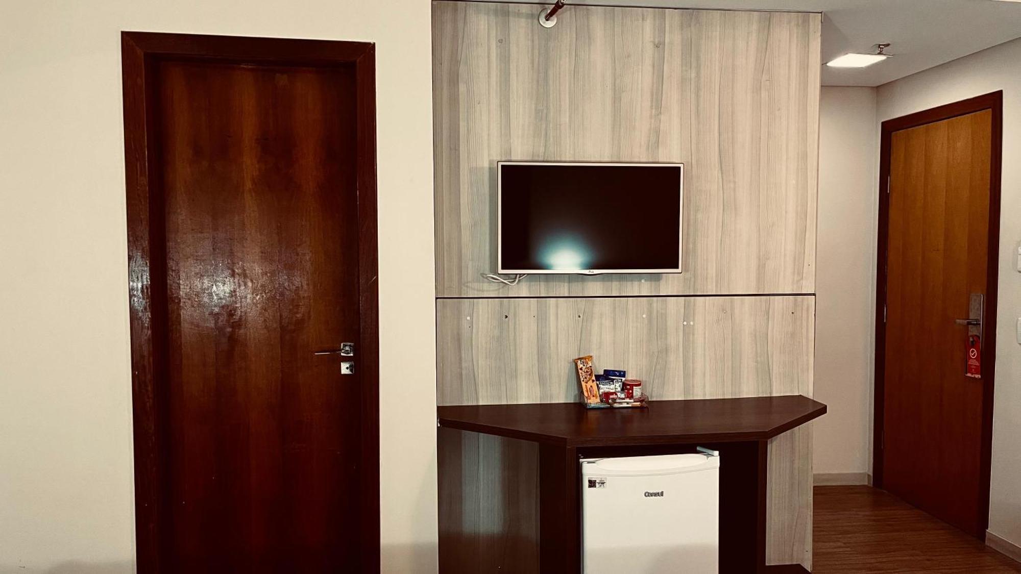 Hotel Amsterdam Монтис Кларос Екстериор снимка