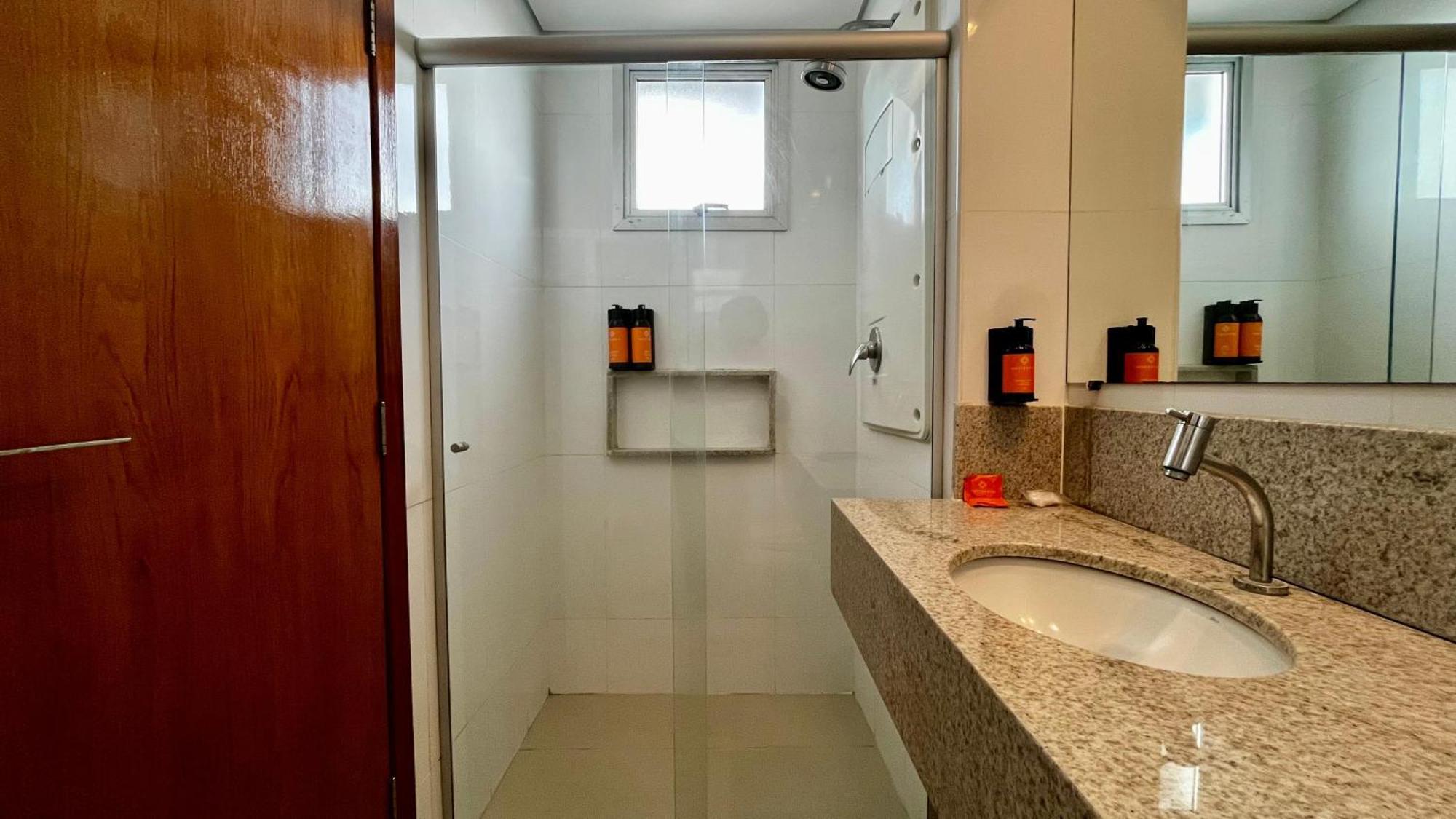 Hotel Amsterdam Монтис Кларос Екстериор снимка
