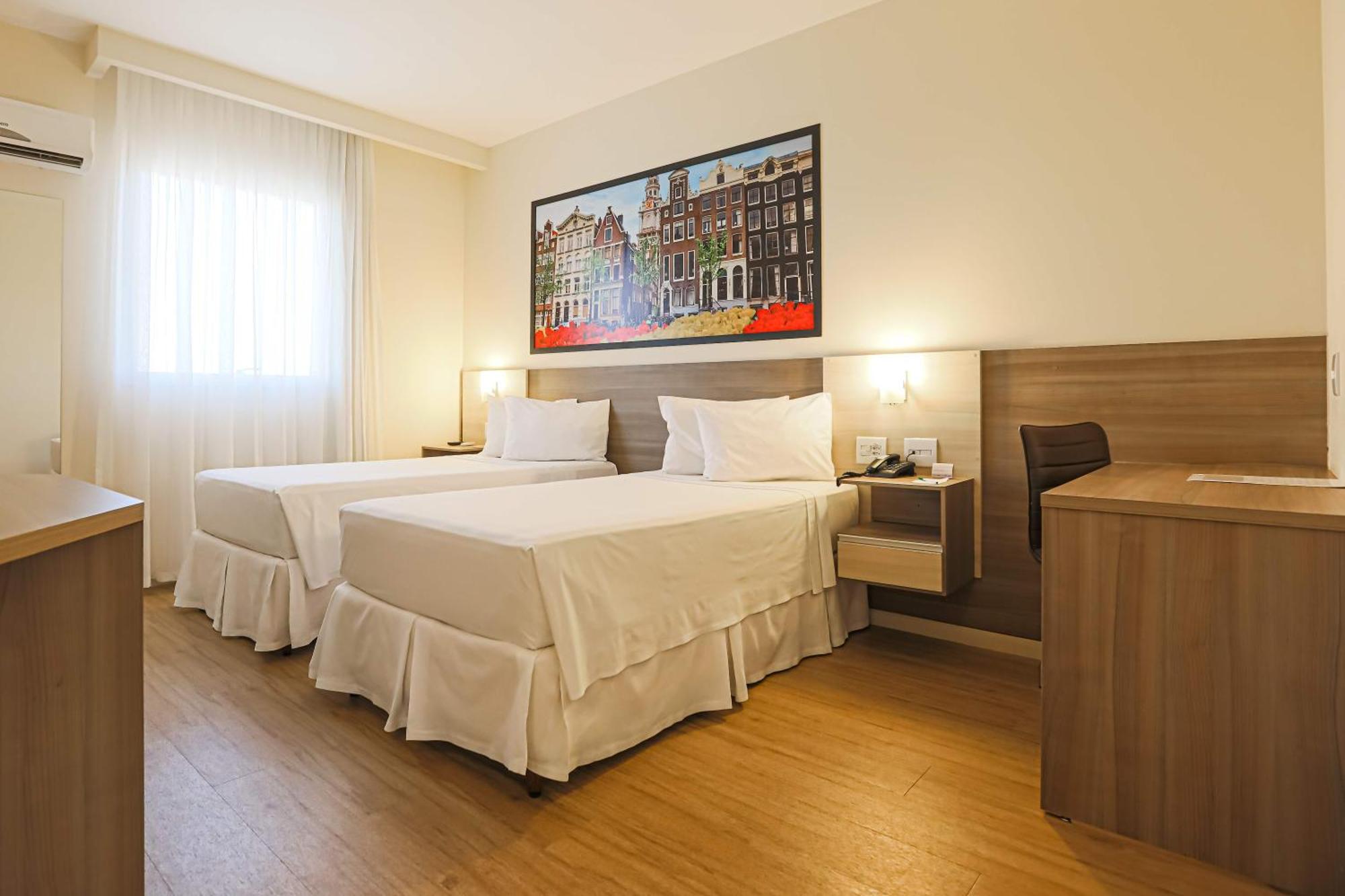 Hotel Amsterdam Монтис Кларос Екстериор снимка