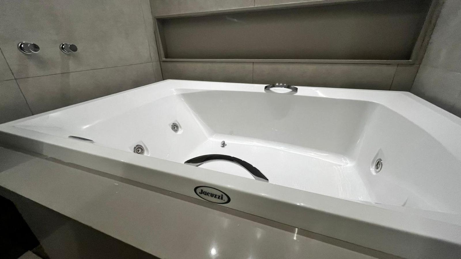 Hotel Amsterdam Монтис Кларос Екстериор снимка