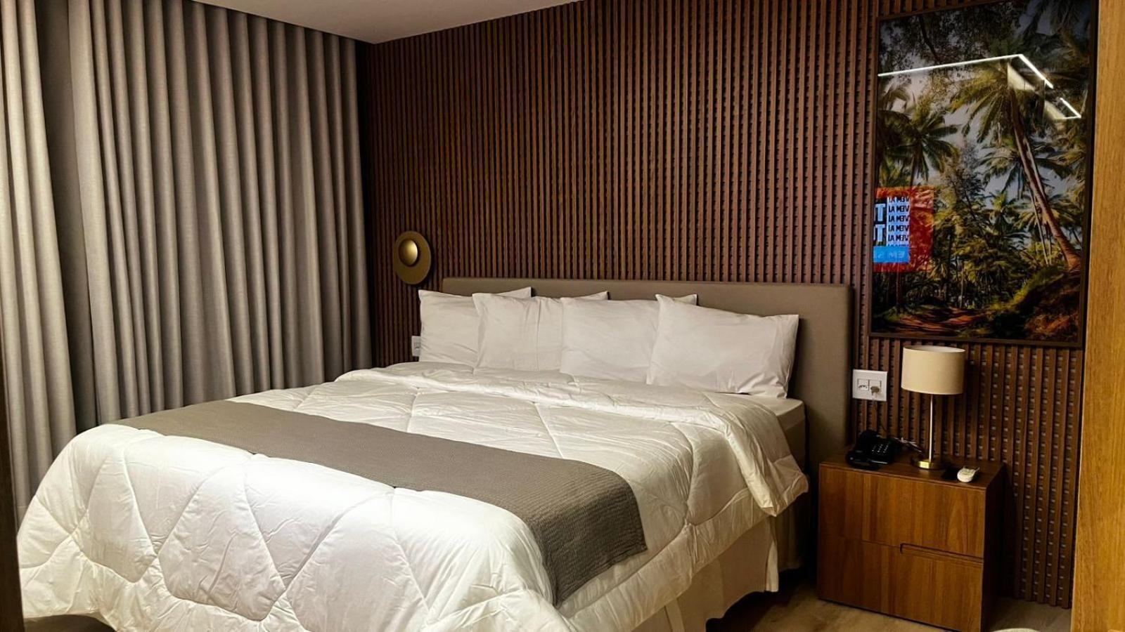Hotel Amsterdam Монтис Кларос Екстериор снимка