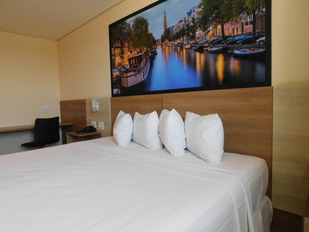 Hotel Amsterdam Монтис Кларос Стая снимка